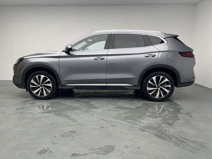 Song PLUS New Energy 2023 Champion Edition EV 520KM Luxury - zdjęcie 18