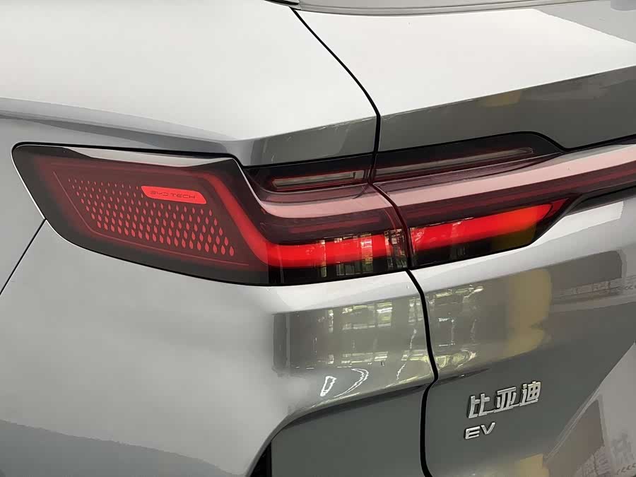 Song PLUS New Energy 2023 Champion Edition EV 520KM Luxury - zdjęcie 9