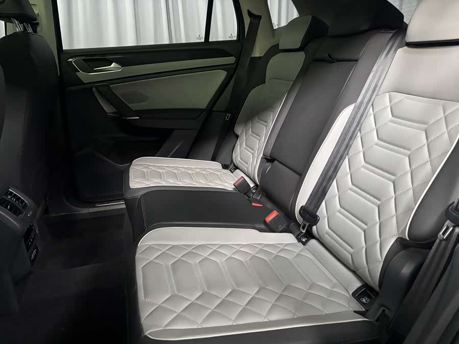 Tayron 2023 280TSI 2WD Luxury Plus Advanced - zdjęcie 9