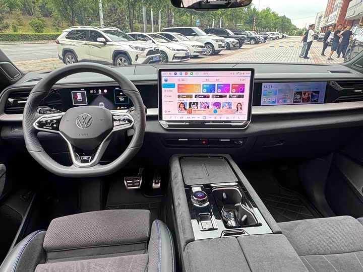 Tiguan Pro 450TSI 4WD Summit - zdjęcie 18