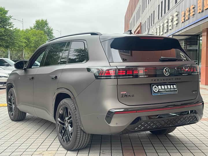 Tiguan Pro 450TSI 4WD Summit - zdjęcie 19