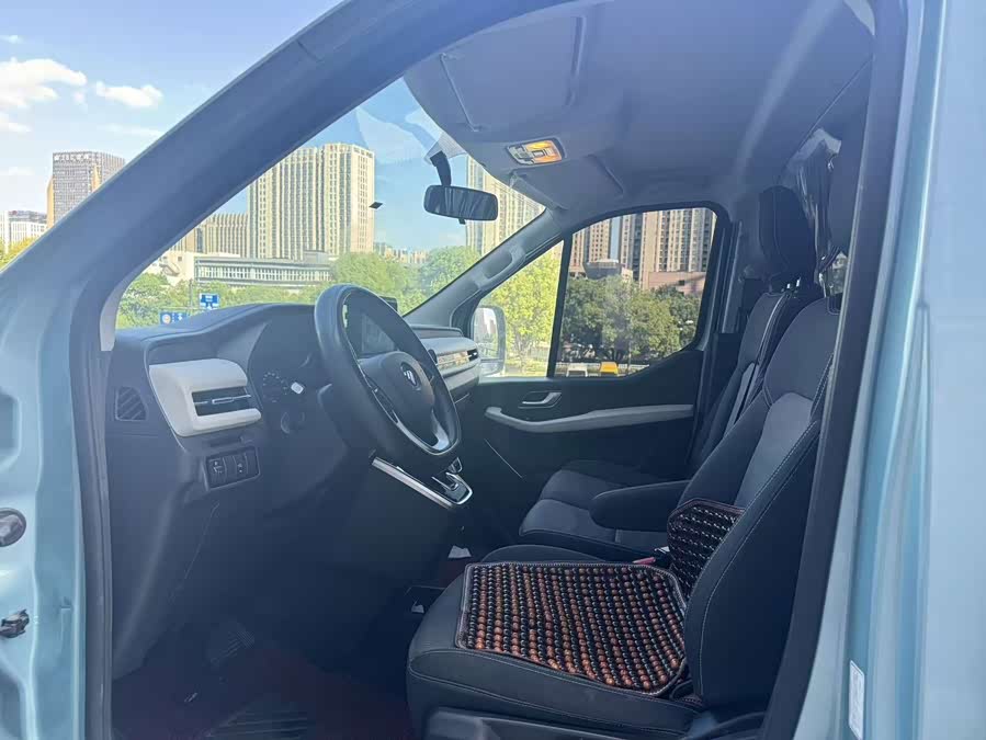 Tuyano D V New Energy 2024 Long Wheelbase Low Roof 7-Seater - zdjęcie 7