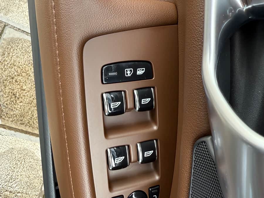 Volvo S90 2023 B5 Intelligent Luxury - zdjęcie 11