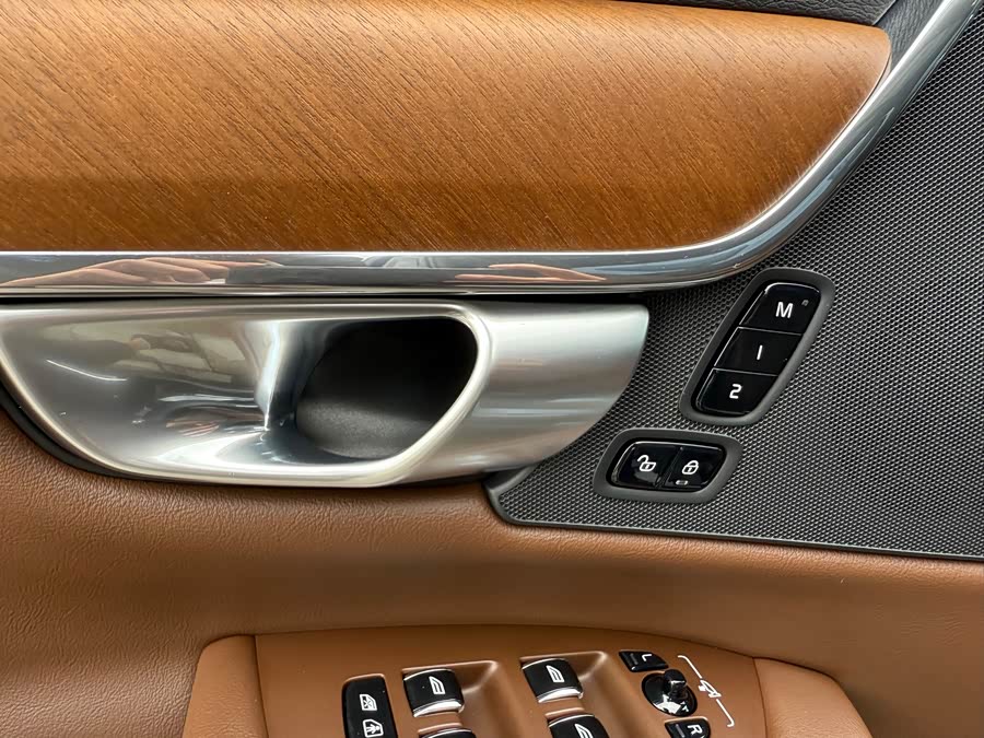 Volvo S90 2023 B5 Intelligent Luxury - zdjęcie 12
