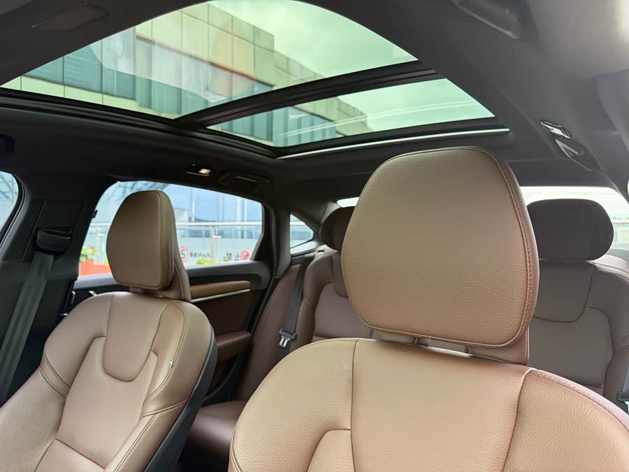 Volvo S90 2023 B5 Intelligent Luxury - zdjęcie 13