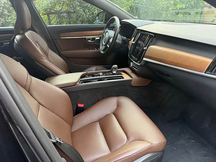 Volvo S90 2023 B5 Intelligent Luxury - zdjęcie 14