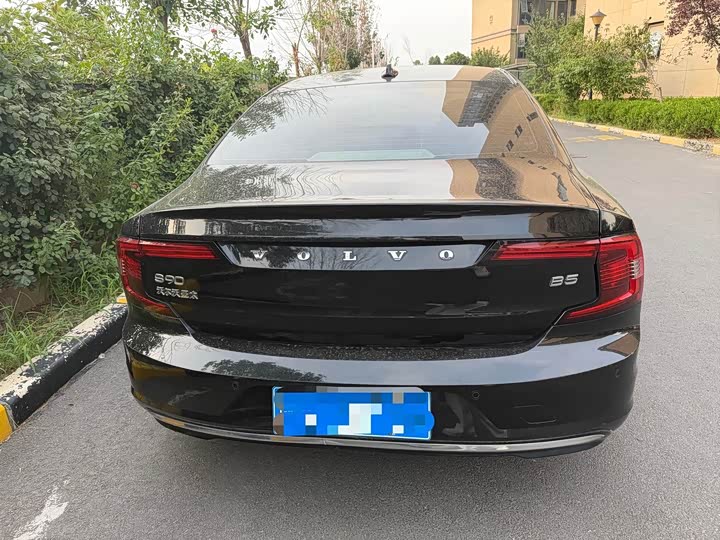 Volvo S90 2023 B5 Intelligent Luxury - zdjęcie 17