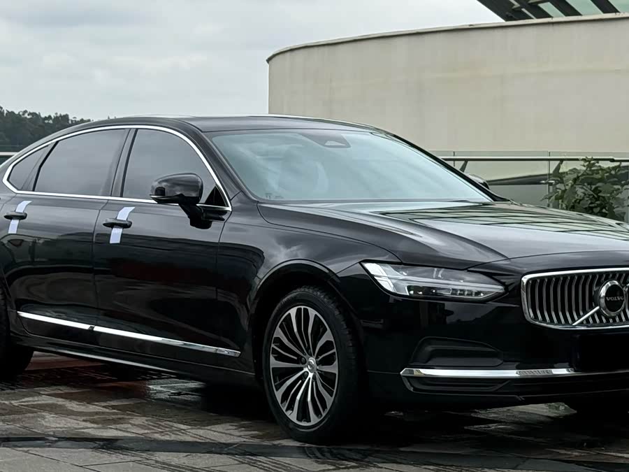 Volvo S90 2023 B5 Intelligent Luxury - zdjęcie 3