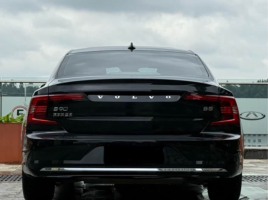 Volvo S90 2023 B5 Intelligent Luxury - zdjęcie 5