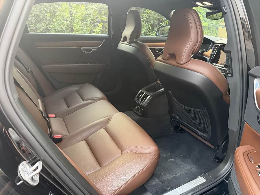 Volvo S90 2023 B5 Intelligent Luxury - zdjęcie 6