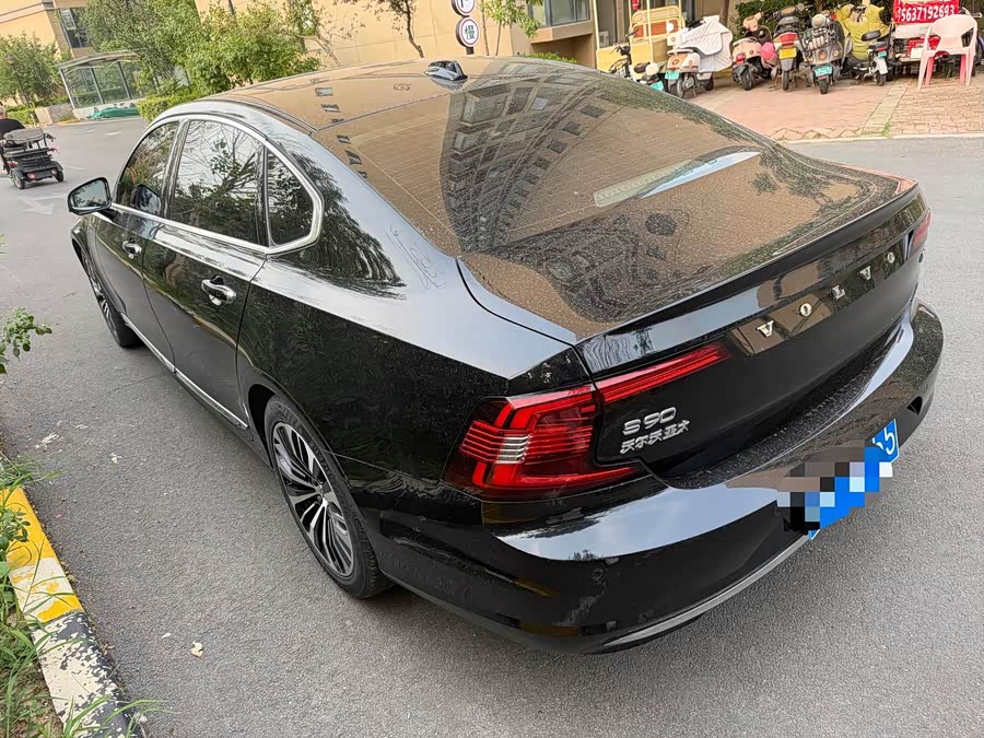 Volvo S90 2023 B5 Intelligent Luxury - zdjęcie 9