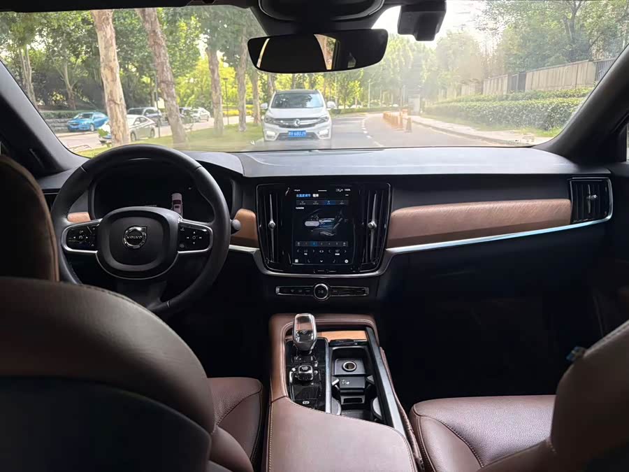 Volvo S90 2024 B5 Intelligent Luxury Edition - zdjęcie 9