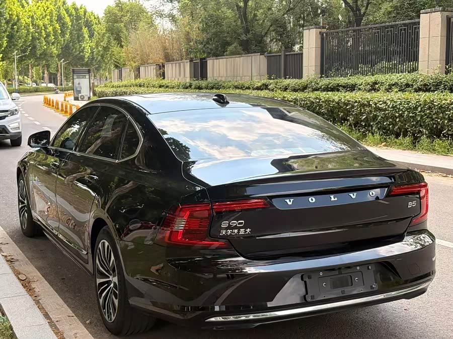 Volvo S90 2024 B5 Intelligent Luxury Edition - zdjęcie 10