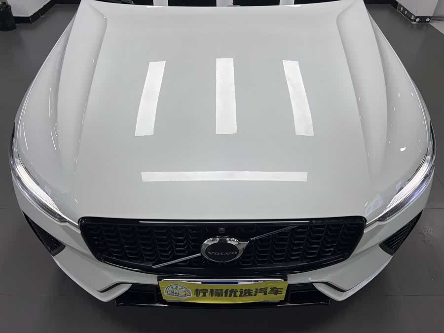 Volvo XC60 2024 B5 4WD Fjord Edition - zdjęcie 8