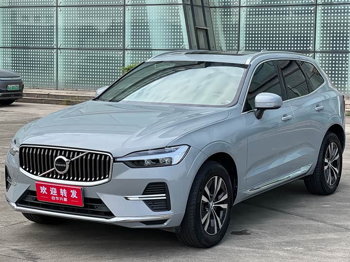 Volvo XC60 2024 B5 AWD Intelligent Luxury Edition - zdjęcie 10