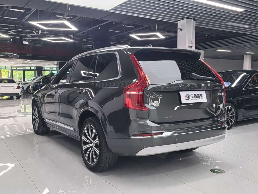 Volvo XC90 2022 B6 Intelligent Luxury Edition 7-Seater - zdjęcie 12