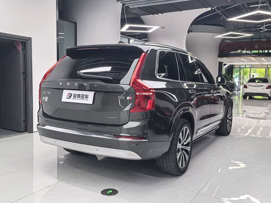 Volvo XC90 2022 B6 Intelligent Luxury Edition 7-Seater - zdjęcie 14