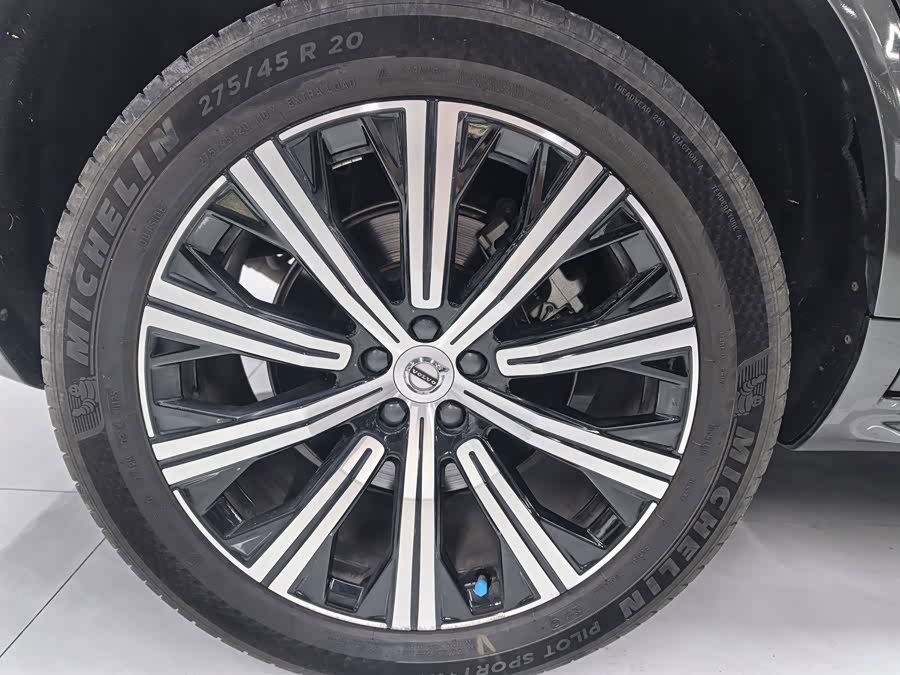 Volvo XC90 2022 B6 Intelligent Luxury Edition 7-Seater - zdjęcie 15