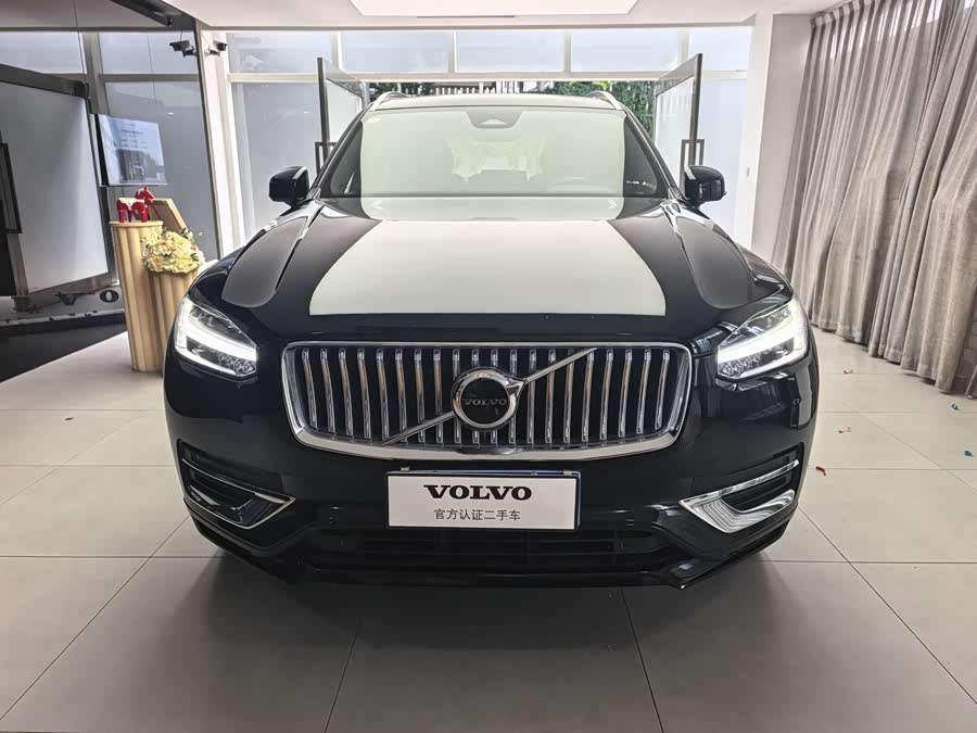 Volvo XC90 2024 B6 Intelligent Luxury 7-Seater - zdjęcie 2