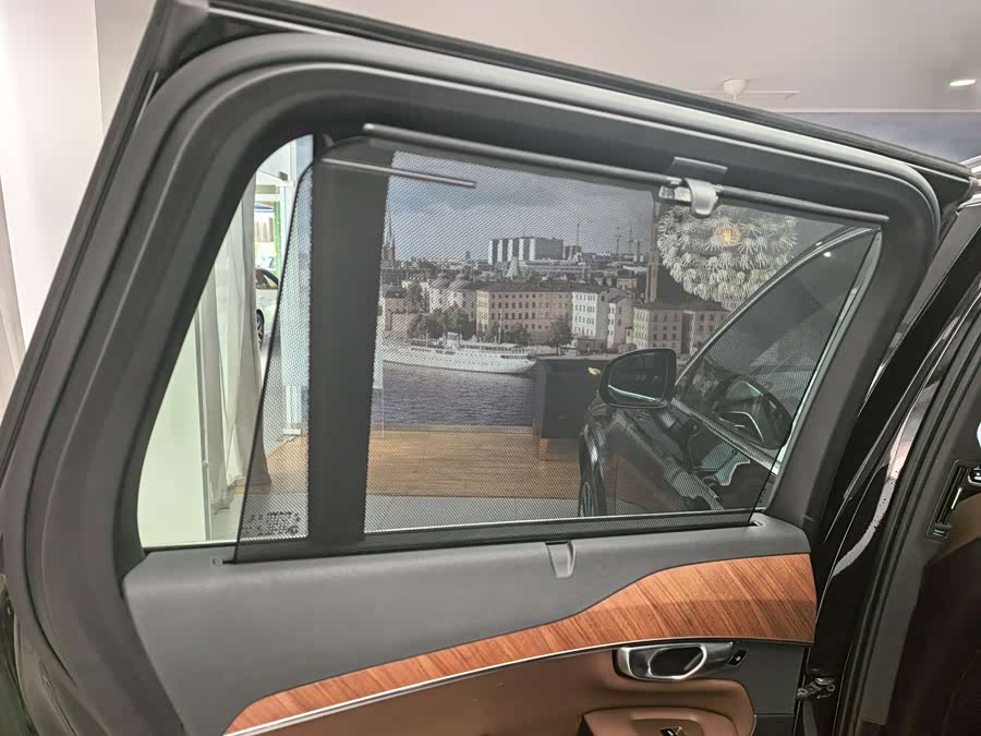 Volvo XC90 2024 B6 Intelligent Luxury 7-Seater - zdjęcie 15