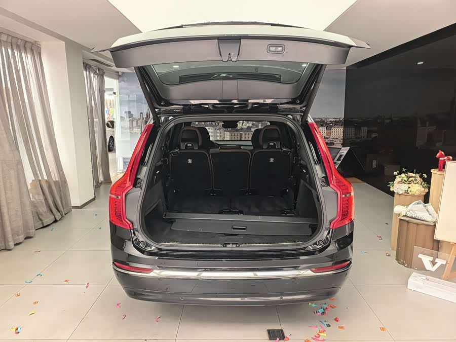 Volvo XC90 2024 B6 Intelligent Luxury 7-Seater - zdjęcie 16