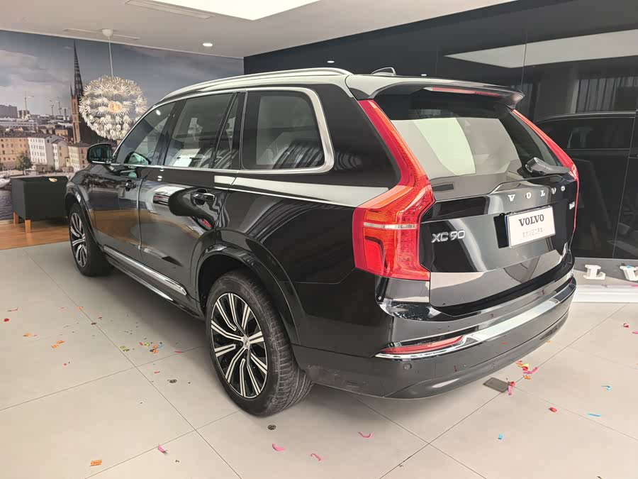 Volvo XC90 2024 B6 Intelligent Luxury 7-Seater - zdjęcie 17