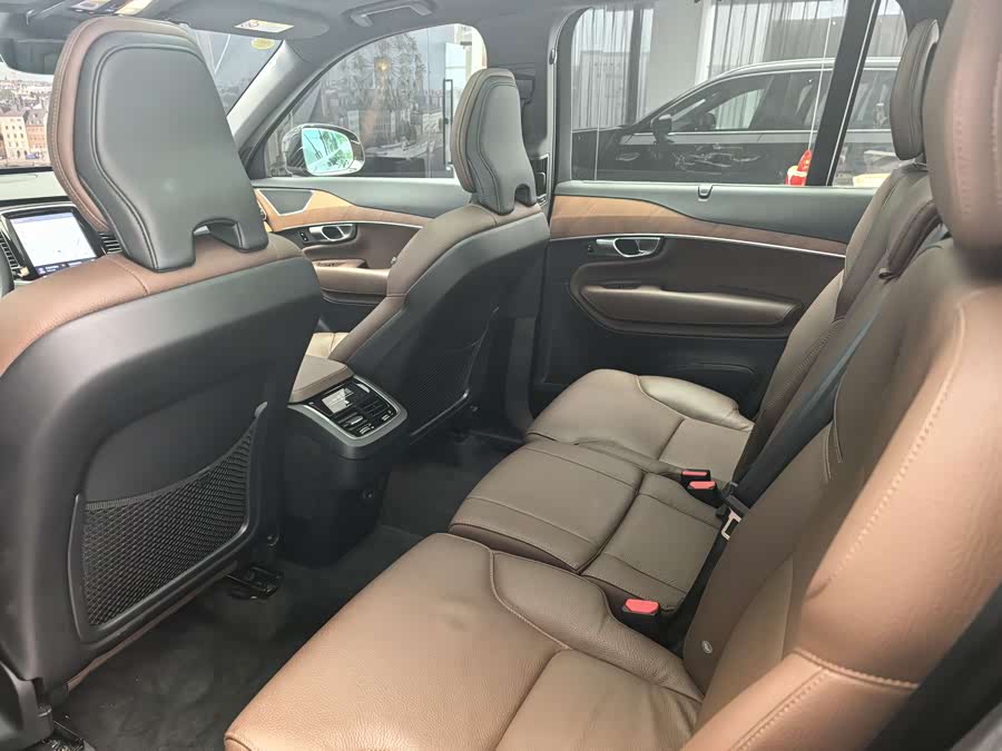 Volvo XC90 2024 B6 Intelligent Luxury 7-Seater - zdjęcie 7