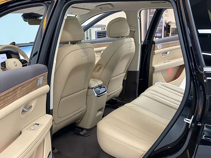 Wenjie M7 2024 1.5T Smart Drive 4WD Ultra 5-Seater - zdjęcie 20