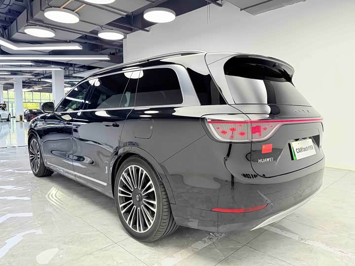 Wenjie M9 2024 Range Extender Ultra 52kWh 6-Seater - zdjęcie 13