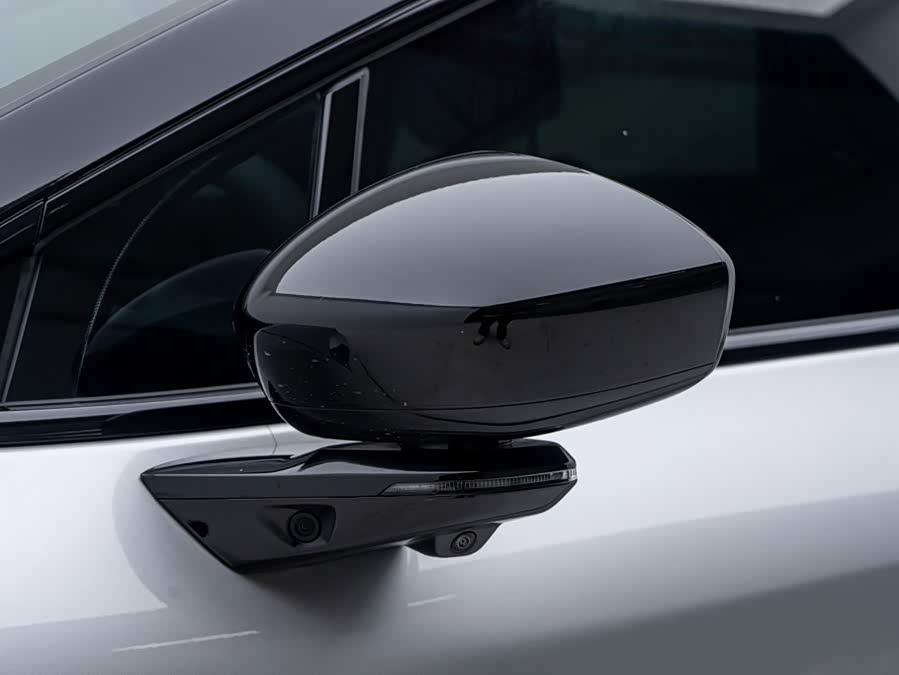 Xpeng P7+ 2026 Range Extender 1550 Max Flagship Edition - zdjęcie 11