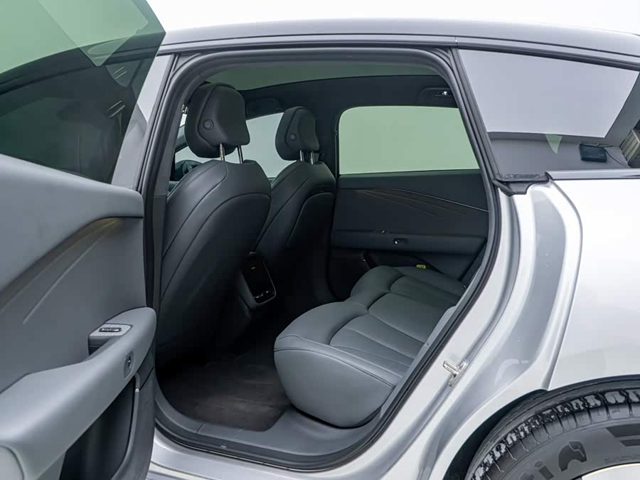 Xpeng P7+ 2026 Range Extender 1550 Max Flagship Edition - zdjęcie 16