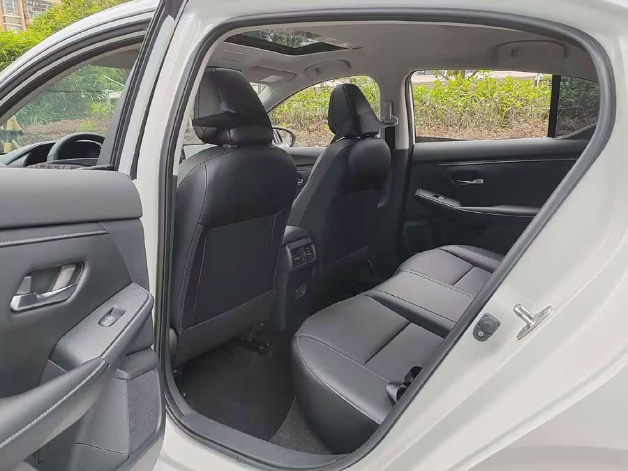 Xuan Yi 2023 1.6L CVT Enjoy Edition - zdjęcie 9