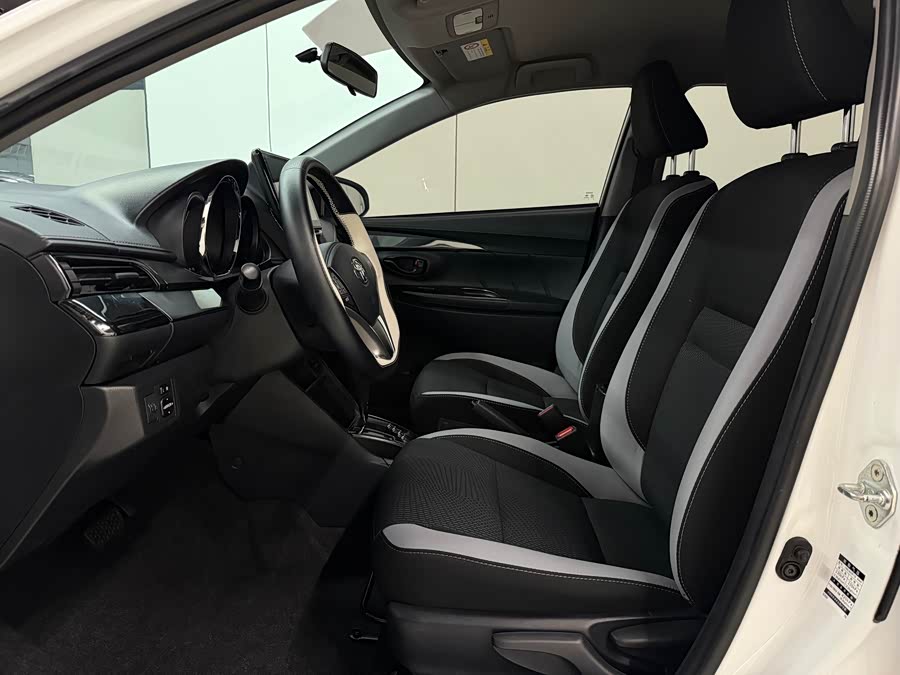 YARiS L 2020 1.5L CVT Leading Edition - zdjęcie 11