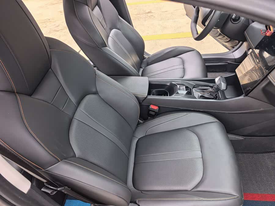 Yixuan 2024 1.5L Auto Sport - zdjęcie 20