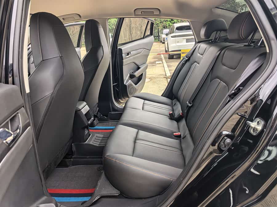 Yixuan 2024 1.5L Auto Sport - zdjęcie 10