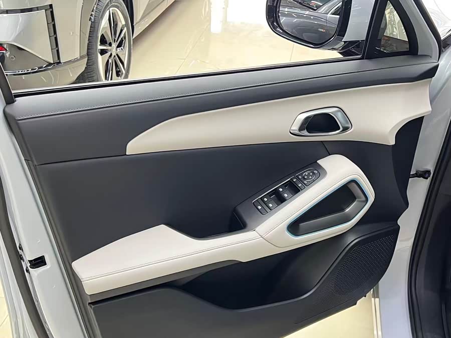 Yuan UP 2025 Smart Driving 401KM Beyond - zdjęcie 19