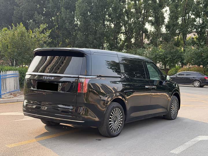 Zeekr 009 2024 6-Seater Executive 4WD 108kWh - zdjęcie 13