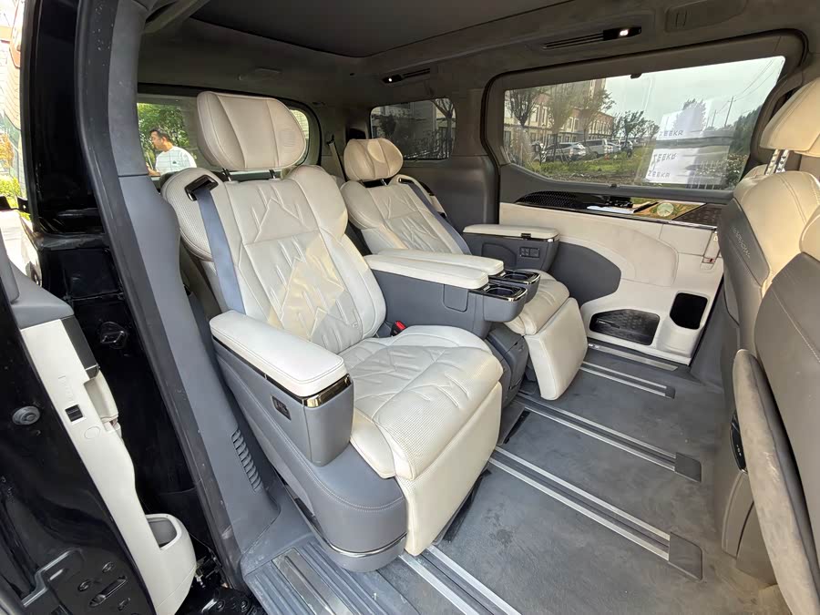 Zeekr 009 2024 6-Seater Executive 4WD 108kWh - zdjęcie 6
