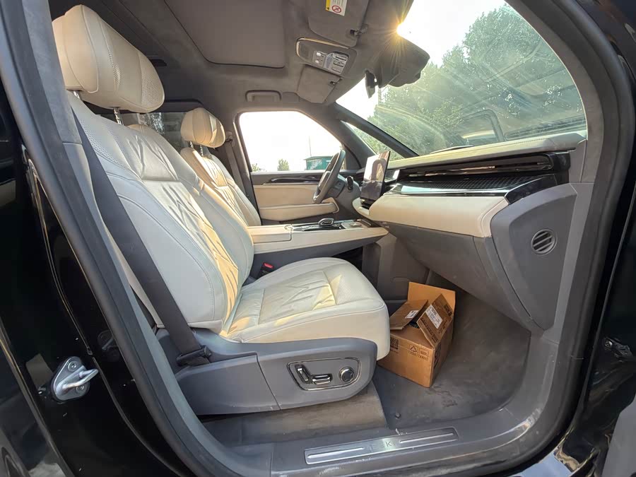 Zeekr 009 2024 6-Seater Executive 4WD 108kWh - zdjęcie 8