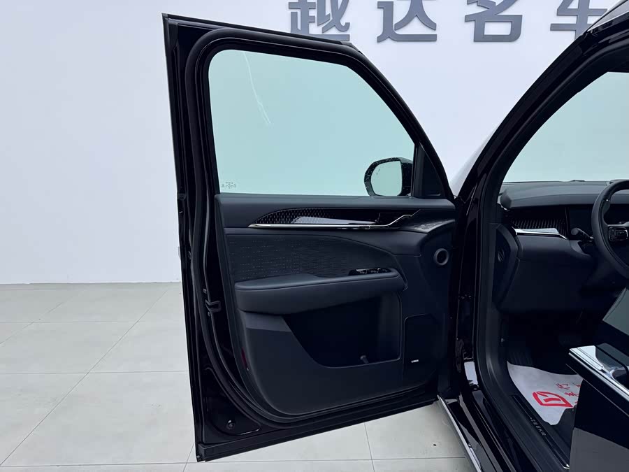 Zeekr 009 2024 7-Seater Aisle Version 108kWh - zdjęcie 6
