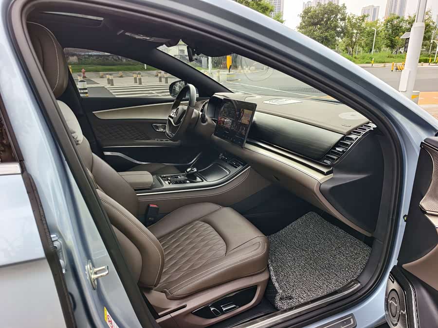 2023 EV Champion 506KM FWD Premium - zdjęcie 11