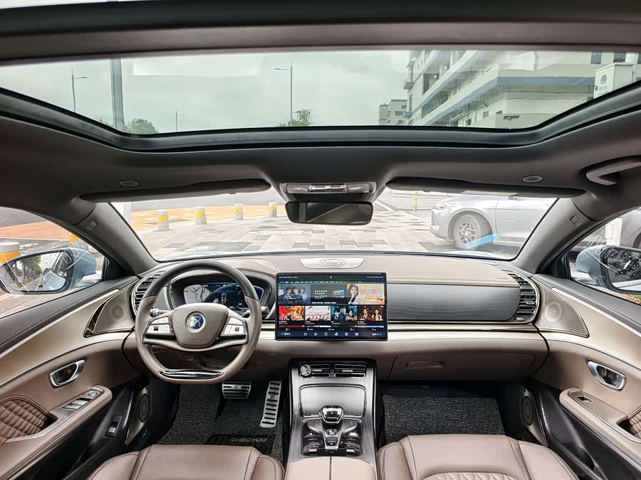 2023 EV Champion 506KM FWD Premium - zdjęcie 6