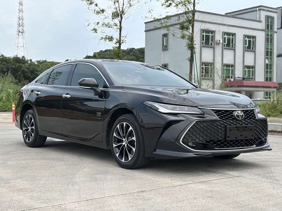 2023 Toyota Avalon 2.5L Luxury - zdjęcie 3