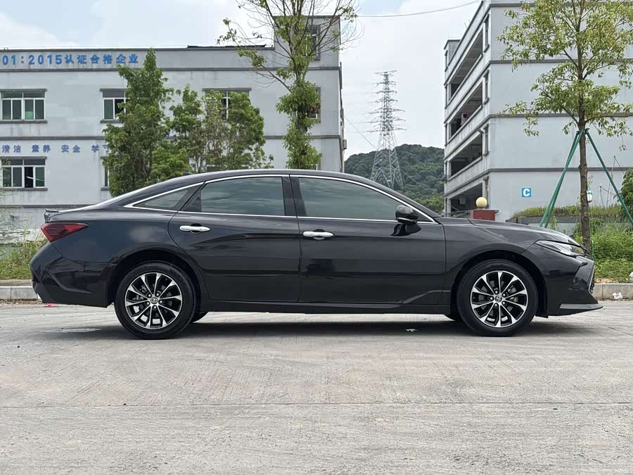 2023 Toyota Avalon 2.5L Luxury - zdjęcie 4