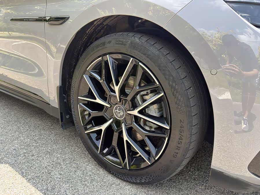 2025 DM-i Intelligent Driving 125KM Premium - zdjęcie 15