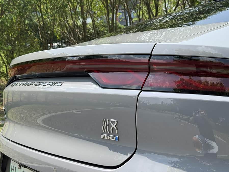 2025 DM-i Intelligent Driving 125KM Premium - zdjęcie 17