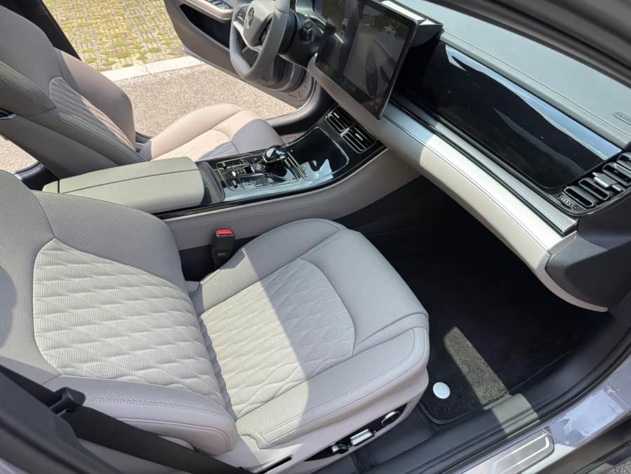 2025 DM-i Intelligent Driving 125KM Premium - zdjęcie 8