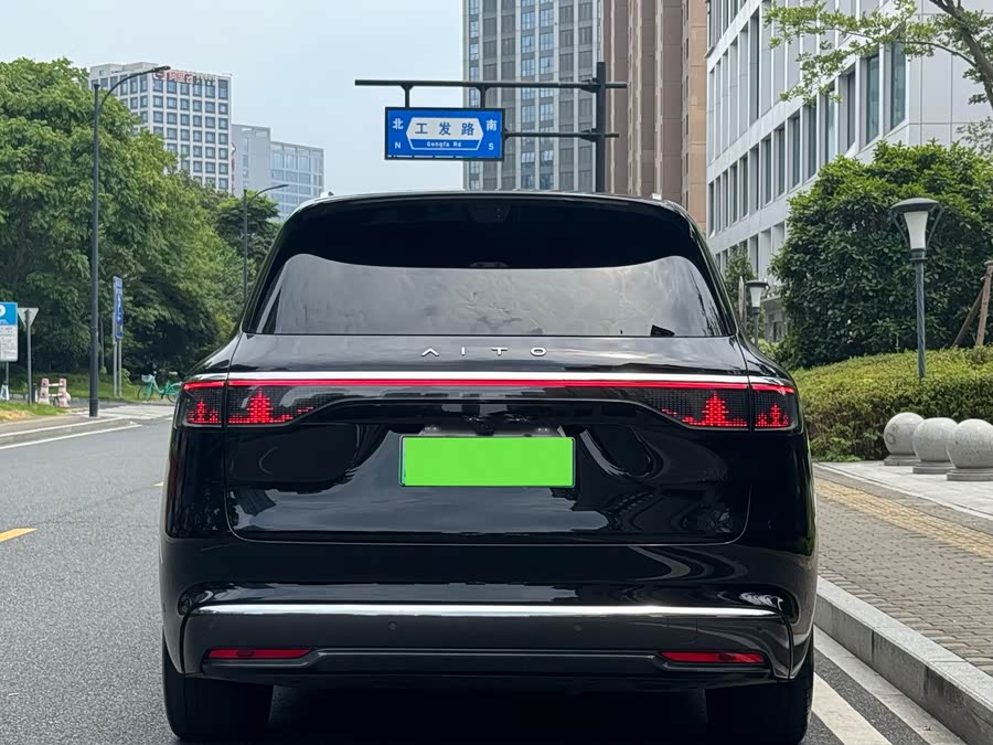AITO M8 2025 Range Extender Max+ Version 53.4kWh 6-Seater (192-Line Laser Radar) - zdjęcie 11