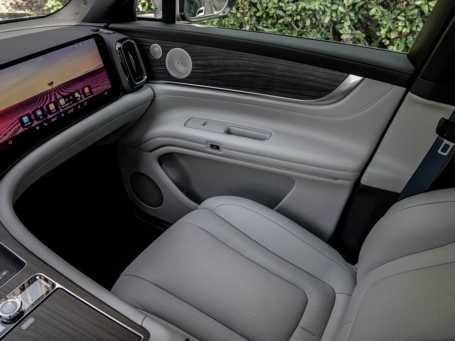 AITO M9 2024 Range Extender Max Version 42kWh 6-Seater - zdjęcie 14