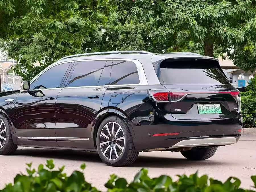 AITO M9 2024 Range Extender Max Version 42kWh 6-Seater - zdjęcie 4